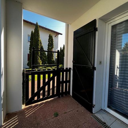 Bel Appartement T3 Avec Jardin, Piscine Et Parking, Proche Plage A Hendaye - Fr-1-239-739 Екстериор снимка