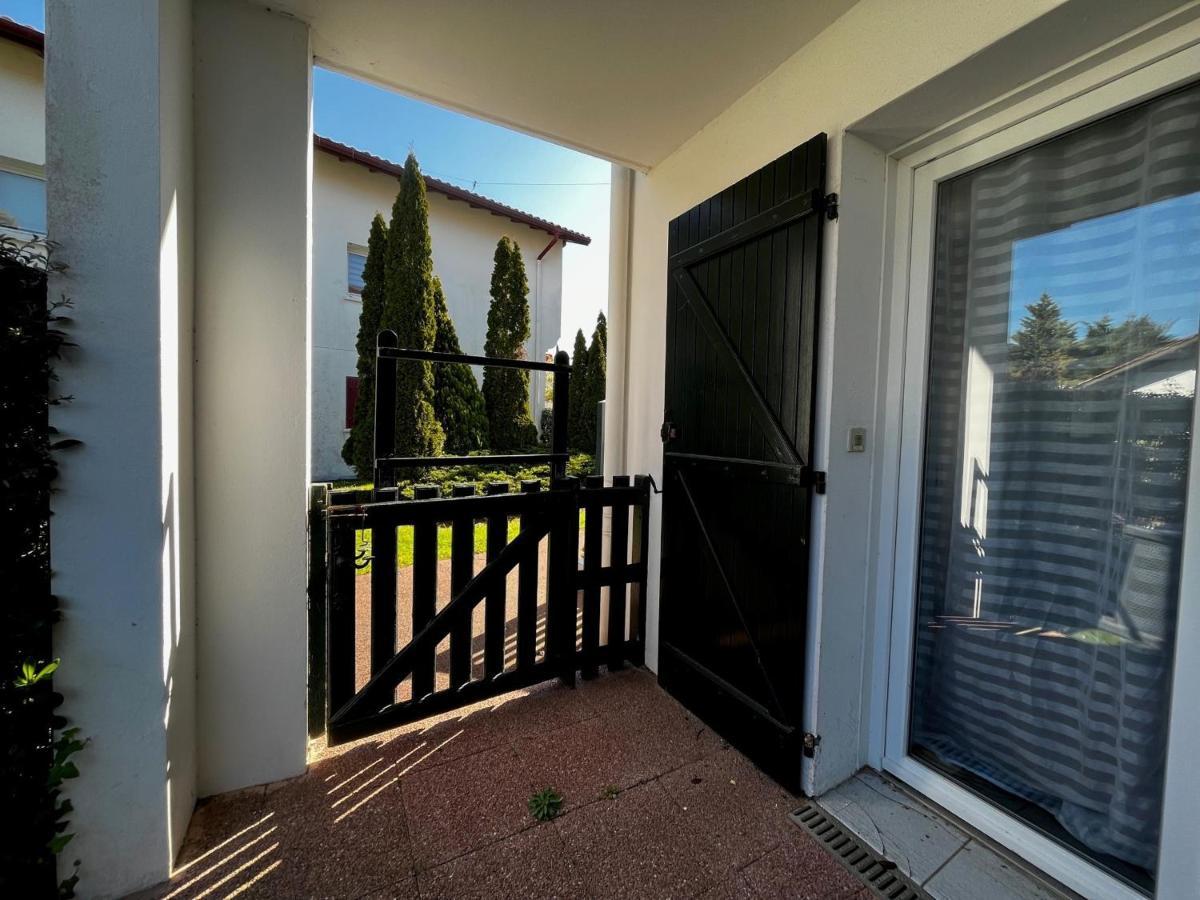 Bel Appartement T3 Avec Jardin, Piscine Et Parking, Proche Plage A Hendaye - Fr-1-239-739 Екстериор снимка